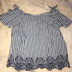 Off the shoulder short sleeve top